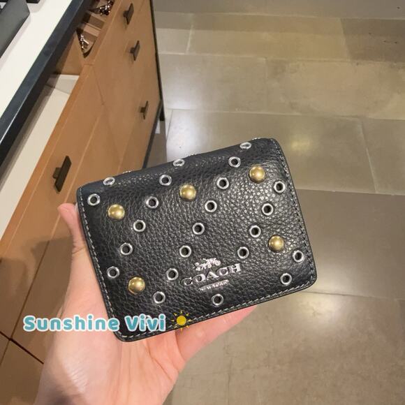 NWT Coach Mini Wallet On A Chain With Rivets CCI80 Silver Black - Picture 1 of 6